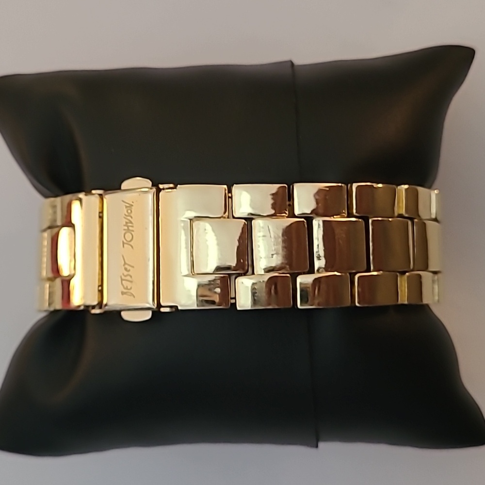 Betsey Johnson watch NWOT - Picture 4 of 4